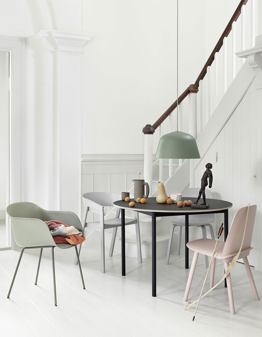 Esstisch 'Base Table' und Stühle 'Fiber Chair' von Muuto - bei POPO in Bremen