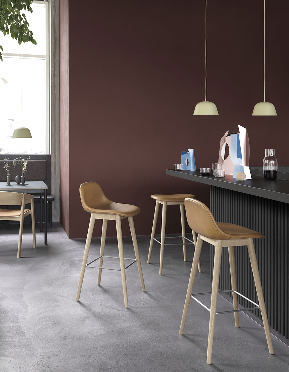 Popo Bremen Möbel Stühle 'Cover Chair', Hängeleuchte 'Ambit Pendant Lamp' von Muuto