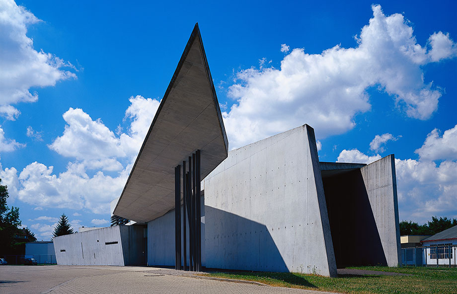 Feuerwehrhaus auf dem Vitra Campus von der Architektin Zaha Hadid